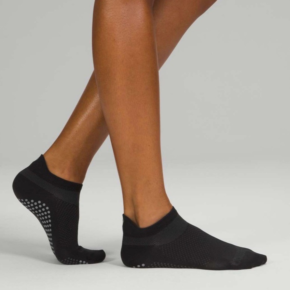 NWT Lululemon Find Your Balance Studio Tab Sock L (9-11)